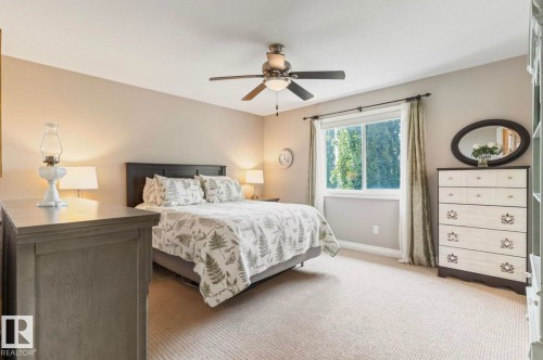 22 Voleta Crest, Spruce Grove, AB - Indoor Photo Showing Bedroom