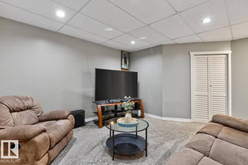 #23 3520 60 St Nw, Edmonton, AB - Indoor
