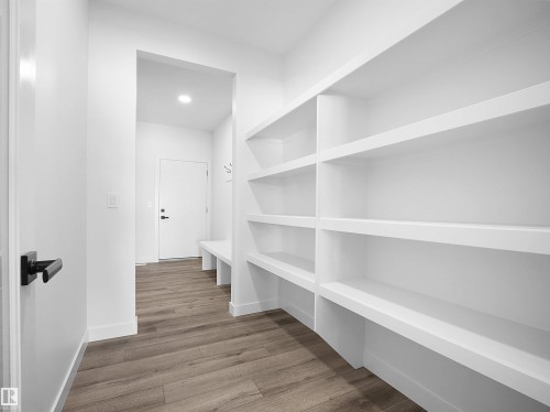 19066 20A Avenue Nw, Edmonton, AB - Indoor With Storage
