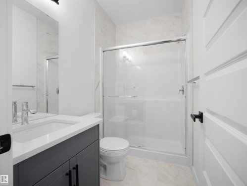 19066 20A Avenue Nw, Edmonton, AB - Indoor Photo Showing Bathroom