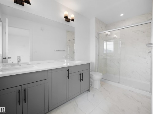 19066 20A Avenue Nw, Edmonton, AB - Indoor Photo Showing Bathroom