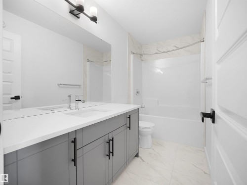 19066 20A Avenue Nw, Edmonton, AB - Indoor Photo Showing Bathroom
