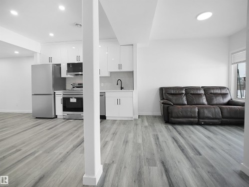 19066 20A Avenue Nw, Edmonton, AB - Indoor