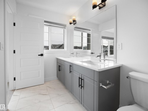 19066 20A Avenue Nw, Edmonton, AB - Indoor Photo Showing Bathroom