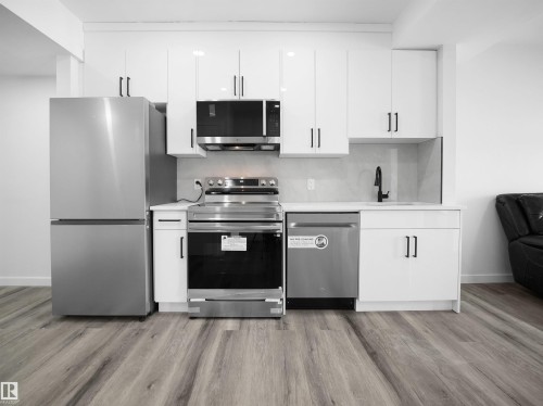 19066 20A Avenue Nw, Edmonton, AB - Indoor Photo Showing Kitchen