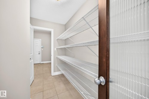 13032 208 Street Nw, Edmonton, AB - Indoor