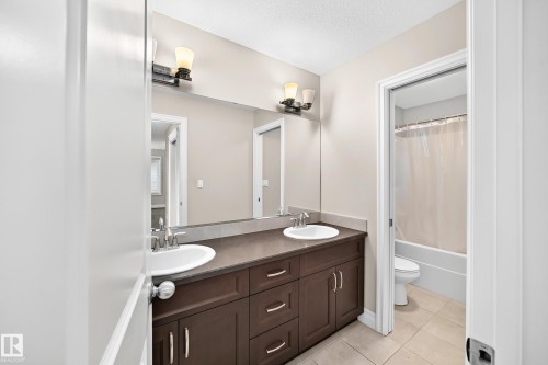 13032 208 Street Nw, Edmonton, AB - Indoor Photo Showing Bathroom