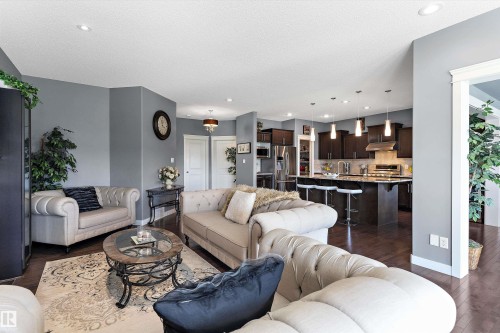1708 32 Street Nw, Edmonton, AB - Indoor Photo Showing Living Room