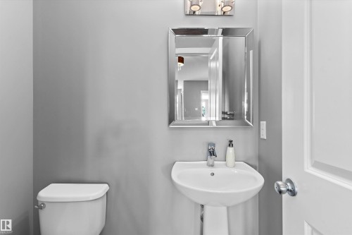 1708 32 Street Nw, Edmonton, AB - Indoor Photo Showing Bathroom