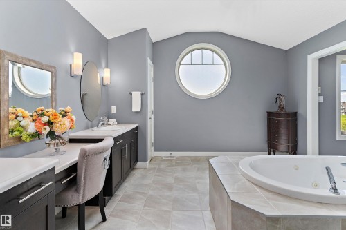 1708 32 Street Nw, Edmonton, AB - Indoor Photo Showing Bathroom