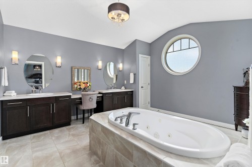 1708 32 Street Nw, Edmonton, AB - Indoor Photo Showing Bathroom