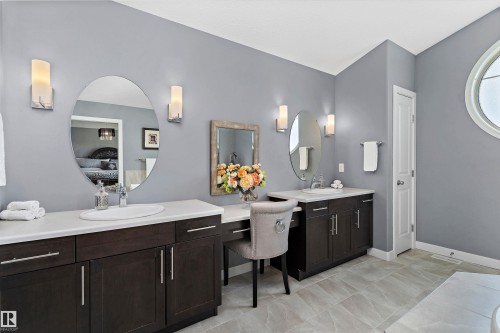 1708 32 Street Nw, Edmonton, AB - Indoor Photo Showing Bathroom