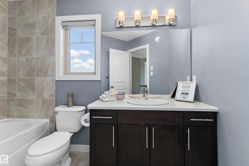 1708 32 Street Nw, Edmonton, AB - Indoor Photo Showing Bathroom