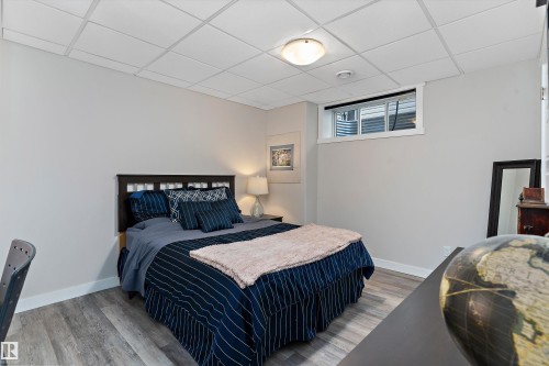 1708 32 Street Nw, Edmonton, AB - Indoor Photo Showing Bedroom