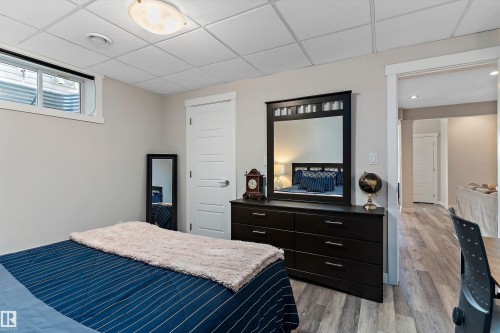1708 32 Street Nw, Edmonton, AB - Indoor Photo Showing Bedroom