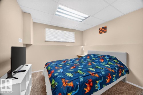 39 Mcnabb Crescent, Stony Plain, AB - Indoor Photo Showing Bedroom