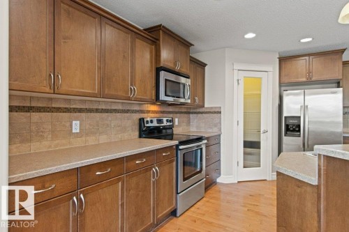 1636 Westerra Avenue, Stony Plain, AB - Indoor Photo Showing Kitchen