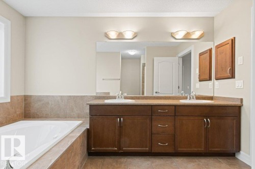 1636 Westerra Avenue, Stony Plain, AB - Indoor Photo Showing Bathroom