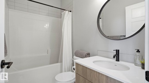 #80 804 Welsh Dr Sw, Edmonton, AB - Indoor Photo Showing Bathroom