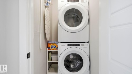 #80 804 Welsh Dr Sw, Edmonton, AB - Indoor Photo Showing Laundry Room