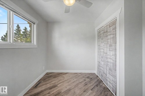 5142 106A Street Nw, Edmonton, AB - Indoor Photo Showing Other Room