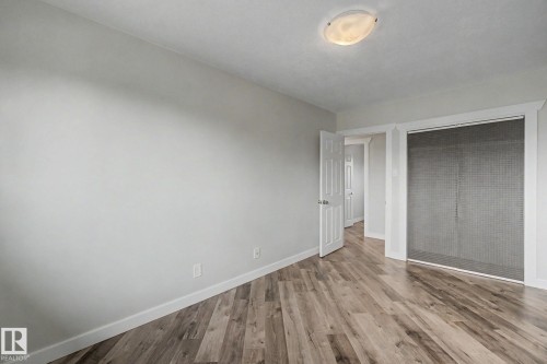 5142 106A Street Nw, Edmonton, AB - Indoor Photo Showing Other Room
