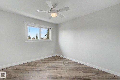 5142 106A Street Nw, Edmonton, AB - Indoor Photo Showing Other Room