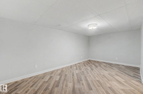 5142 106A Street Nw, Edmonton, AB - Indoor Photo Showing Other Room