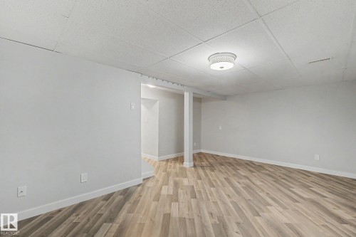 5142 106A Street Nw, Edmonton, AB - Indoor Photo Showing Other Room