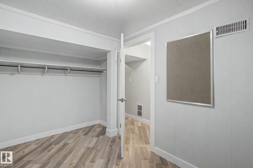 5142 106A Street Nw, Edmonton, AB - Indoor Photo Showing Other Room