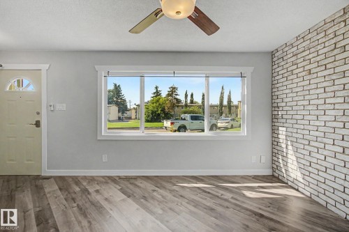 5142 106A Street Nw, Edmonton, AB - Indoor Photo Showing Other Room