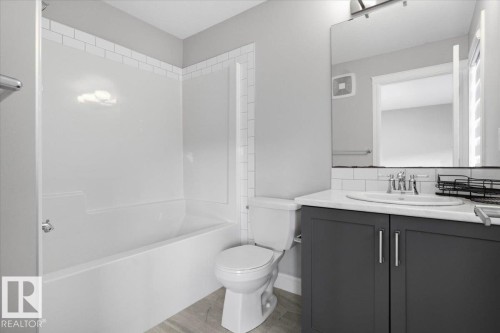 7633 Koruluk Place Sw, Edmonton, AB - Indoor Photo Showing Bathroom