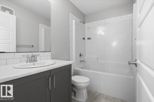 7633 Koruluk Place Sw, Edmonton, AB - Indoor Photo Showing Bathroom