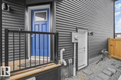 7633 Koruluk Place Sw, Edmonton, AB - Outdoor