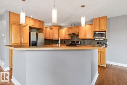 18 Cascade Crescent, Sherwood Park, AB - Indoor Photo Showing Kitchen