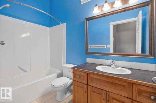 18 Cascade Crescent, Sherwood Park, AB - Indoor Photo Showing Bathroom