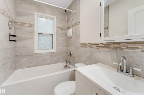 12105 87 Street Nw, Edmonton, AB - Indoor Photo Showing Bathroom
