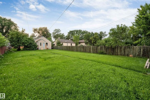 12105 87 Street Nw, Edmonton, AB - Outdoor