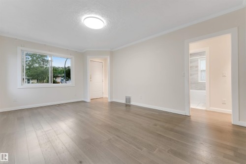 12105 87 Street Nw, Edmonton, AB - Indoor Photo Showing Living Room