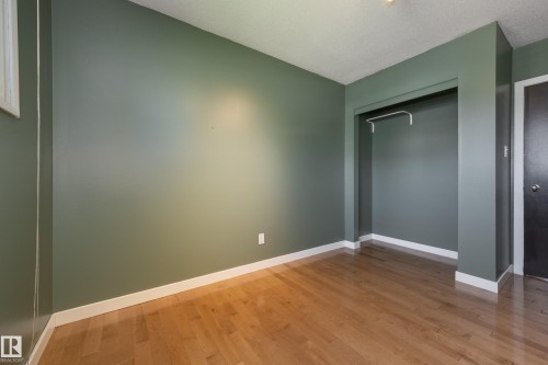 8003 136 Avenue Nw, Edmonton, AB - Indoor Photo Showing Other Room