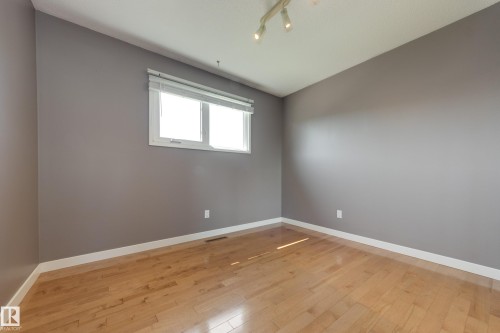 8003 136 Avenue Nw, Edmonton, AB - Indoor Photo Showing Other Room