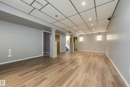 8003 136 Avenue Nw, Edmonton, AB - Indoor Photo Showing Other Room