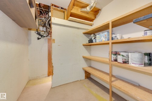 8003 136 Avenue Nw, Edmonton, AB - Indoor Photo Showing Other Room