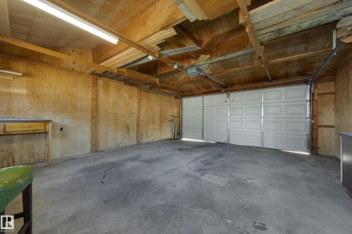 8003 136 Avenue Nw, Edmonton, AB - Indoor Photo Showing Garage