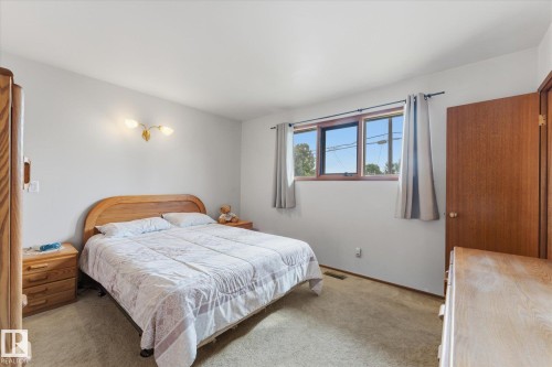 8727 73 Street Nw, Edmonton, AB - Indoor Photo Showing Bedroom