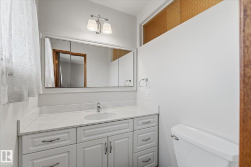 8727 73 Street Nw, Edmonton, AB - Indoor Photo Showing Bathroom