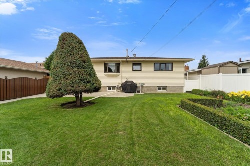 8727 73 Street Nw, Edmonton, AB - Outdoor