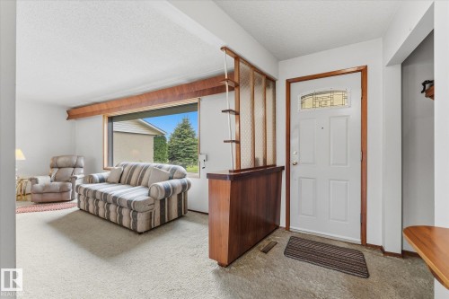 8727 73 Street Nw, Edmonton, AB - Indoor