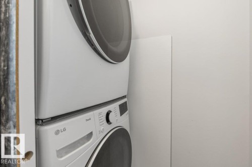 24 Jensen Gate, St. Albert, AB - Indoor Photo Showing Laundry Room