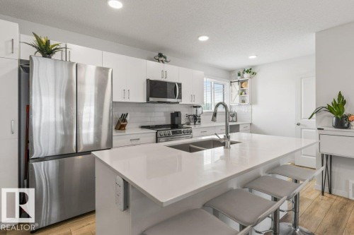 24 Jensen Gate, St. Albert, AB - Indoor Photo Showing Kitchen With Double Sink With Upgraded Kitchen